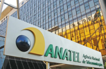 Anatel e responsavel por regular o uso do espectro radioeletrico brasileiro